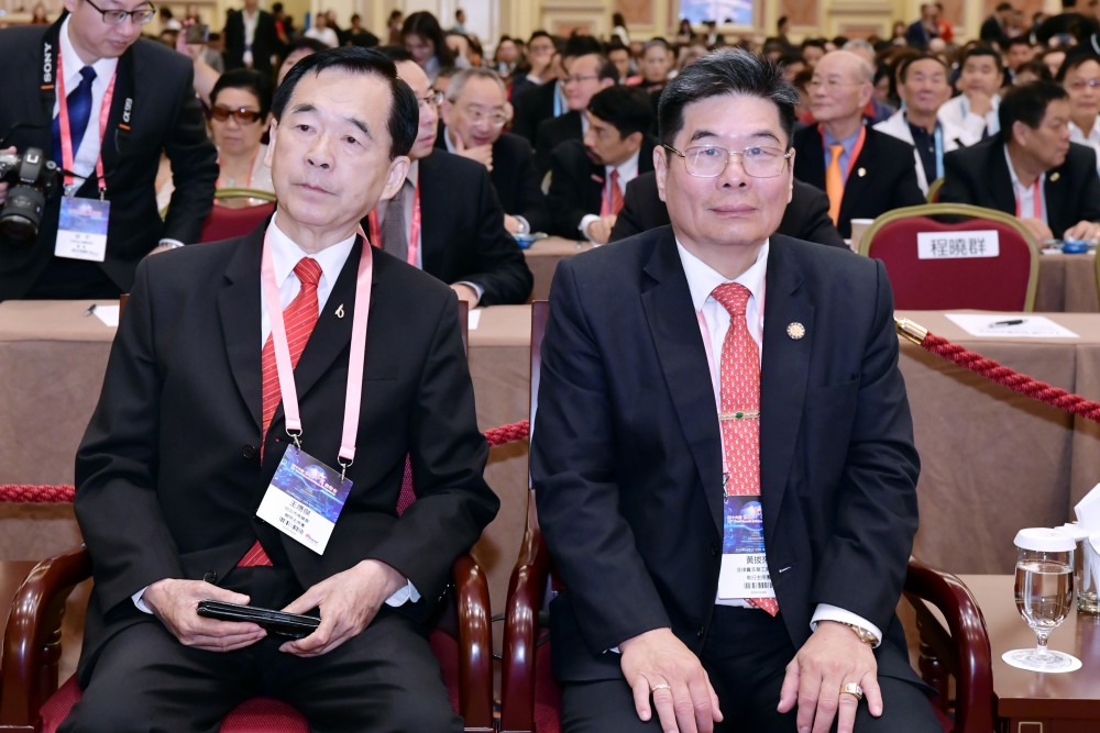 開幕典禮：台北商業會理事長王應傑先生與菲律賓菲華工商總會理事長黃拔來先生。