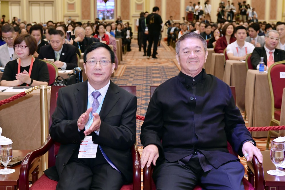 開幕典禮：全國台灣同胞投資企業聯誼會秘書長程金中先生與世界華人經濟論壇創辧人丹斯里李金友。